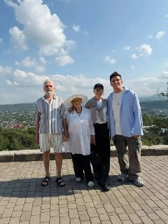 Клава Кока удивила семью встречей с блогером Димой Масленниковым